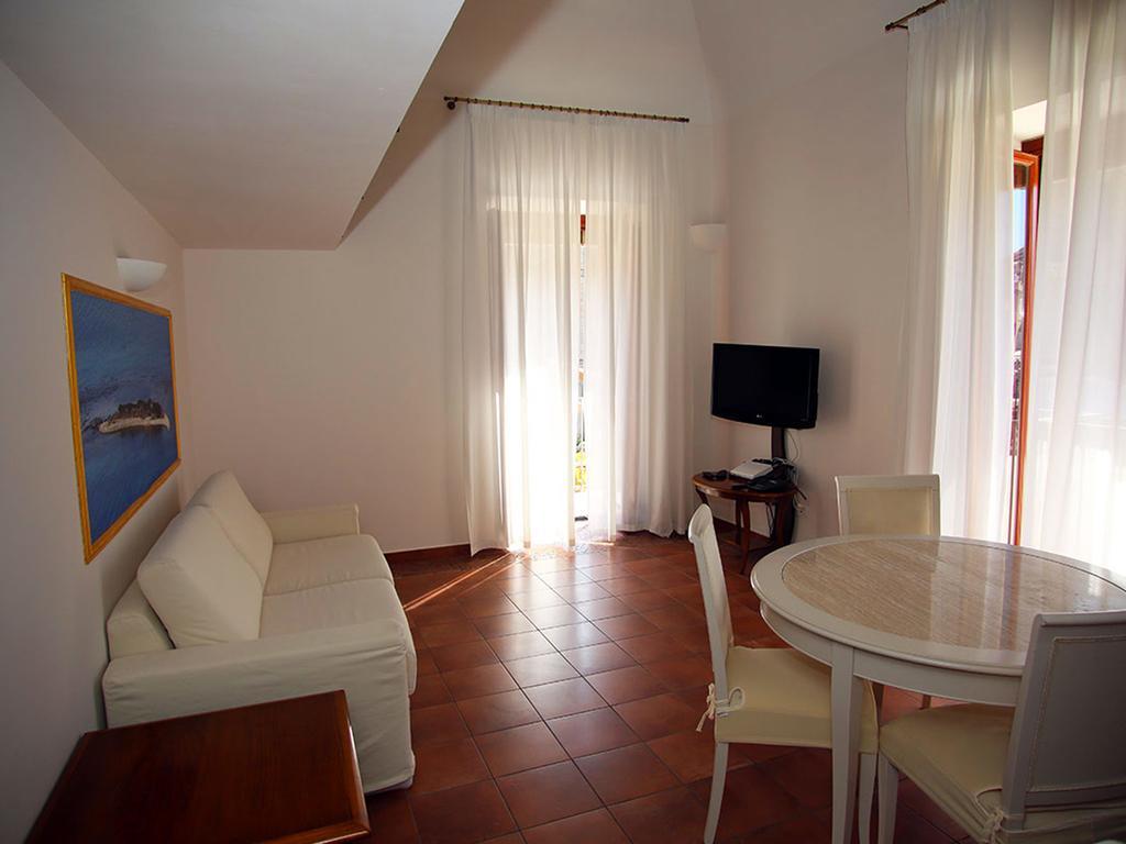 Palazzo Iaquinto Apartment Santa Maria di Castellabate Exterior photo